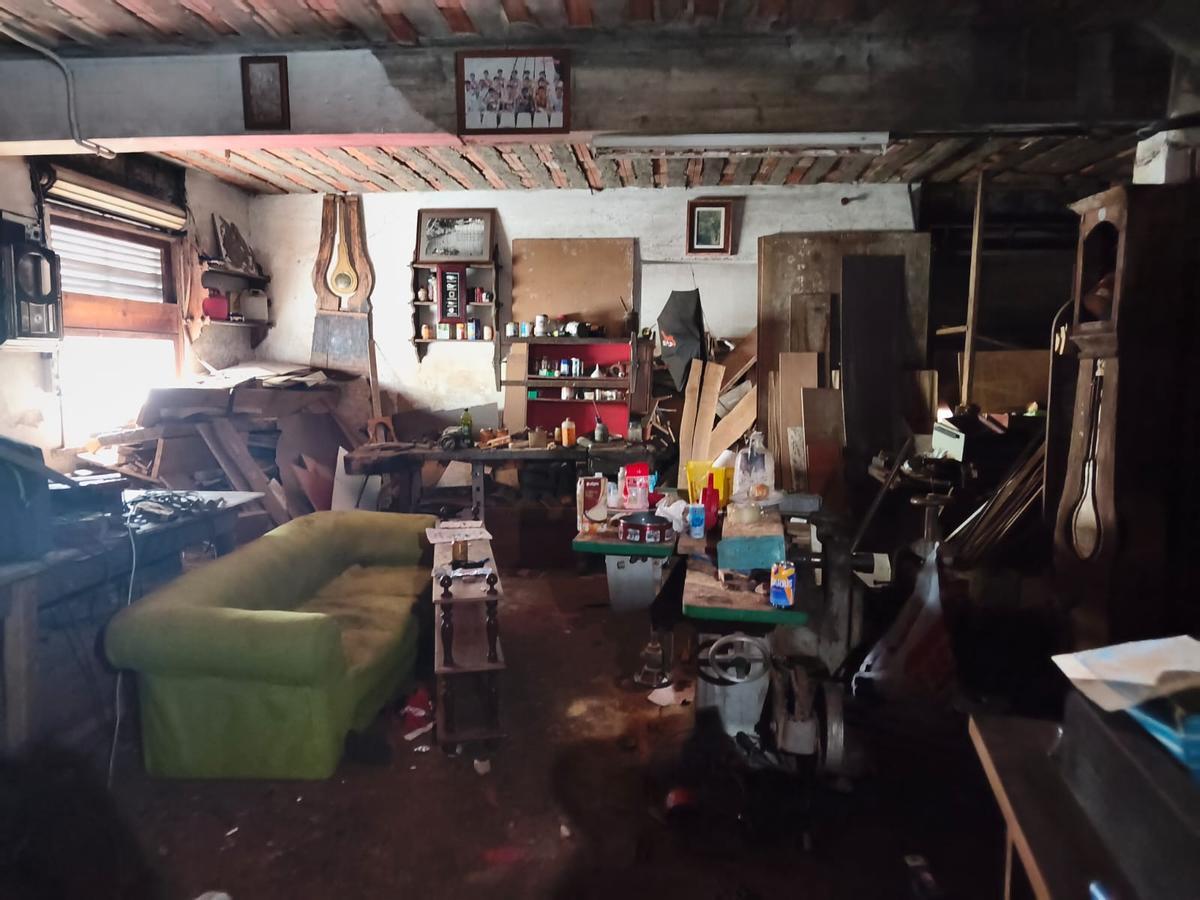 La casa de María en Moaña tras mes y medio de okupación