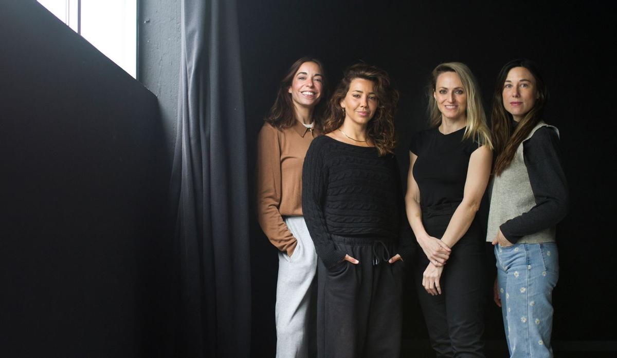 Por la izquierda, Carlota Baró, Sandra Cervera, Olaya Pazos y Violeta Orgaz, en uno de los ensayos de "Recordadnos así".