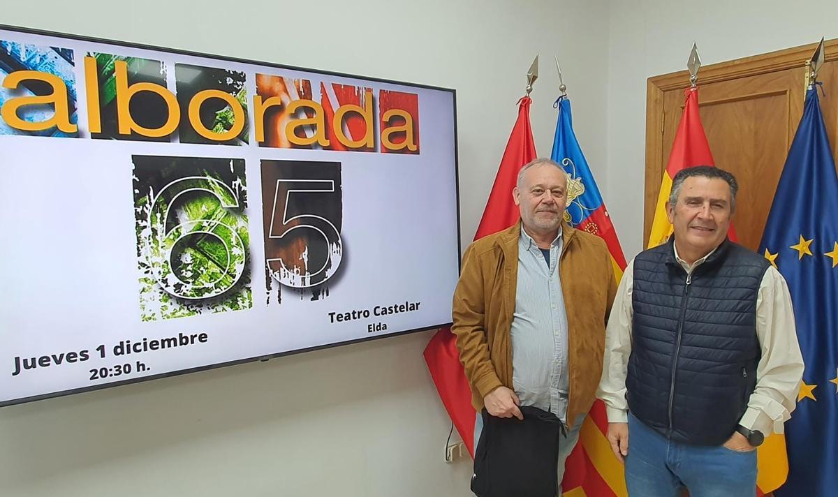 El coordinador de la revista Alborada, Juan Vera, y el concejal de Cultura, Amado Navalón.