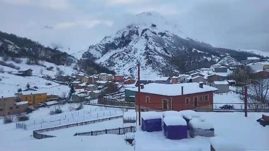 El vídeo que muestra al pueblo ejemplar de Asturias cubierto de nieve