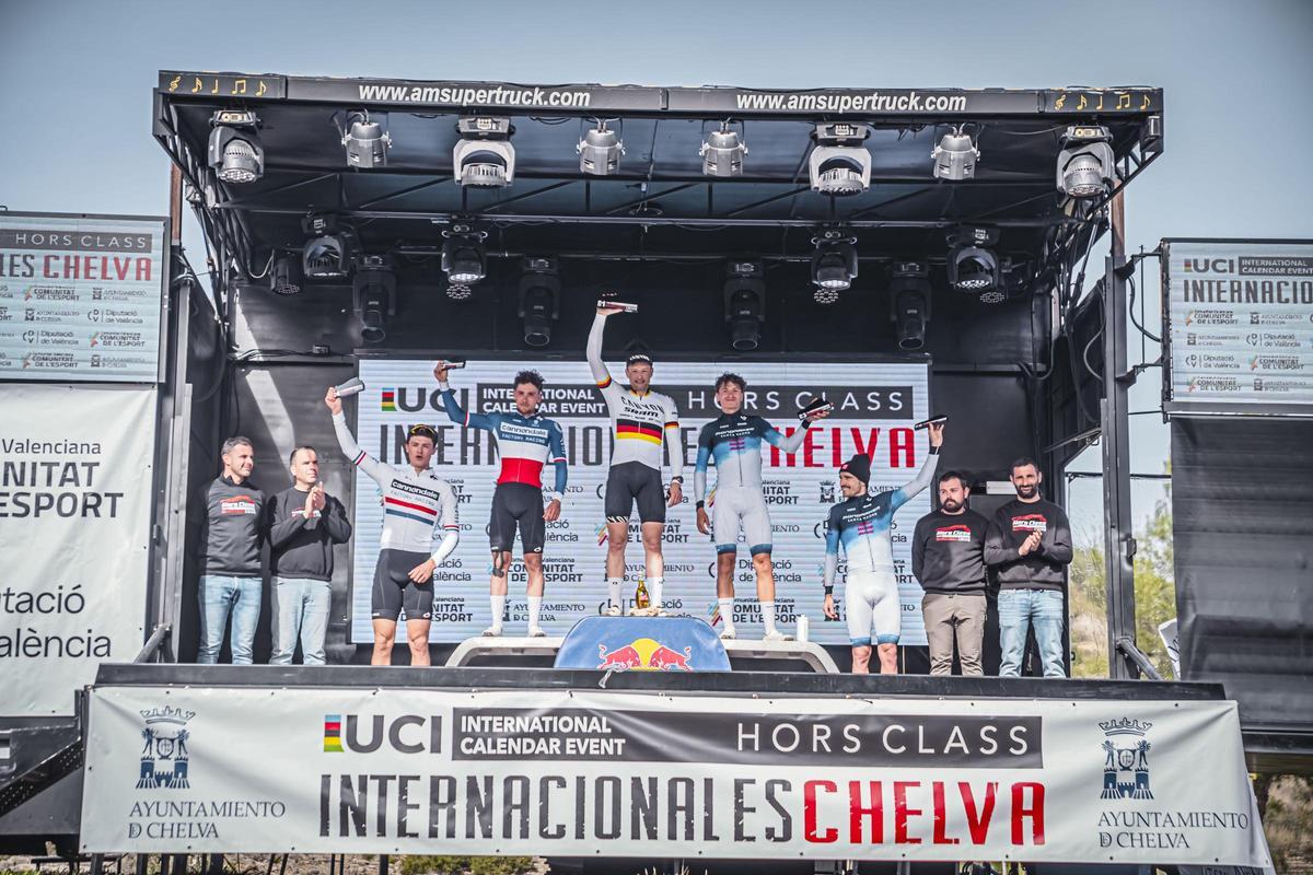 Victoria del alemán, Luca Schwarzbauer, con una ventaja de tan sólo medio segundo sobre el ciclista francés Luca Martin. También la tercera posición se decidió por menos de un segundo de diferencia: Luke Moir se impuso por siete décimas de segundo al ganador de Chelva de 2025, Charlie Aldridge.