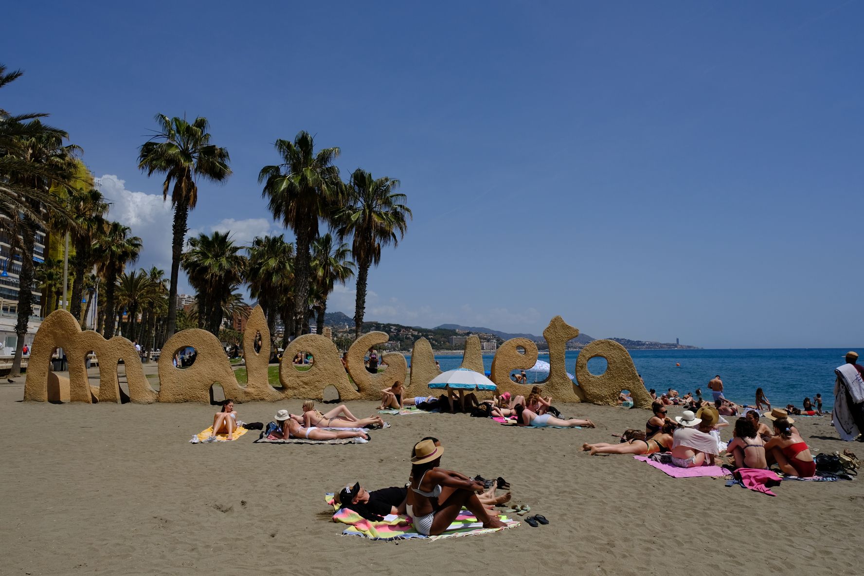 Día de sol y playa en el puente de mayo en Málaga