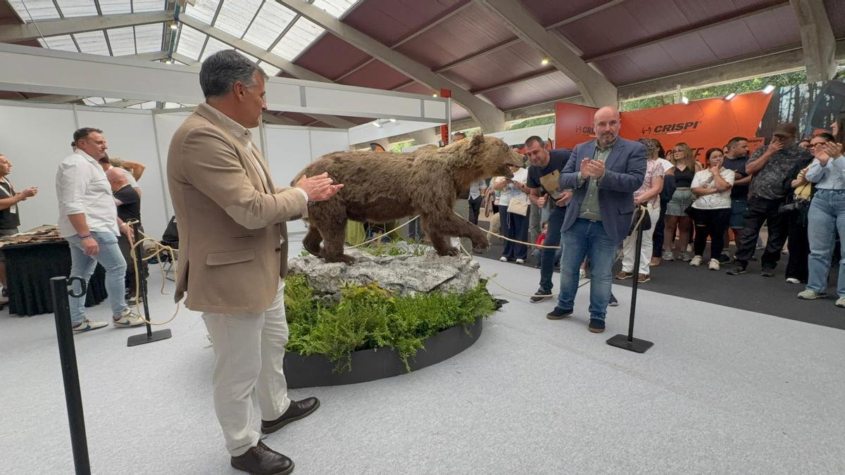 Narcenatur abre sus puertas con la presentación del “oso rubio” y actividades para escolares