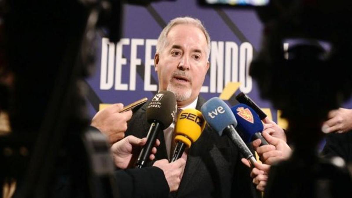 Jorge Mas responde a las preguntas de los medios de comunicación en una de sus visitas a Zaragoza.