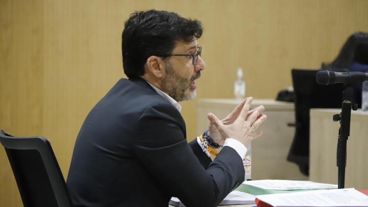 Jesús León, durante una de sus intervenciones en la Ciudad de la Justica, en su juicio.