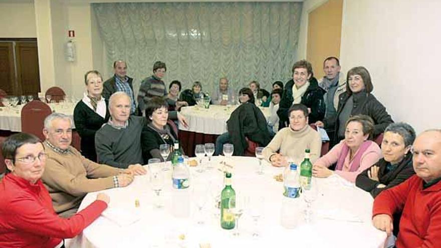 Clientes del hotel Villa Juanita, durante el almuerzo, ayer.