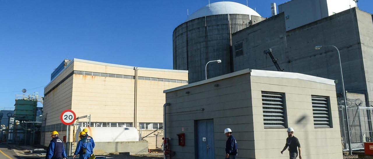 Central Nuclear de Almaraz. De los siete municipios con más renta de la provincia, cinco están bajo el paraguas económico de esta central.