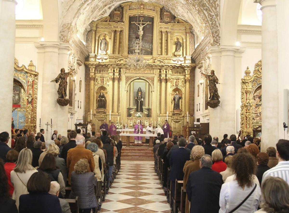 La iglesia de San Agustín reabre al culto durante una multitudinaria misa de Acción de Gracias. | ÁLVARO CARRASCO