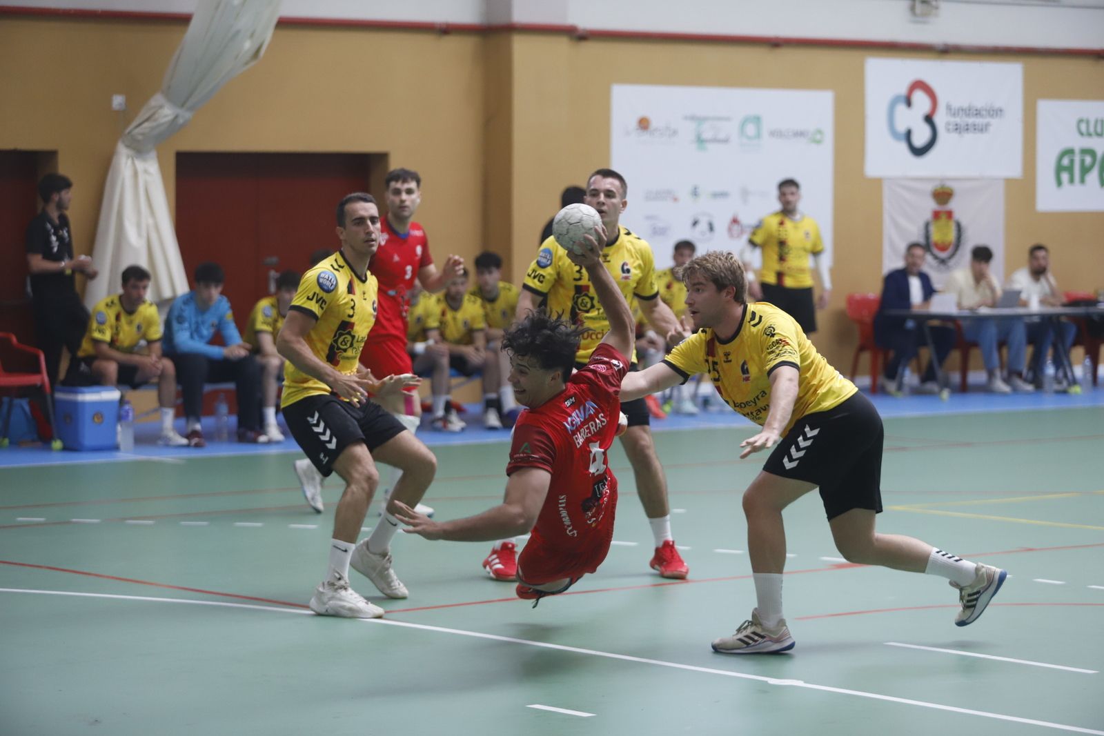 El Cajasur Córdoba BM - Handbol Sant Cugat en imágenes