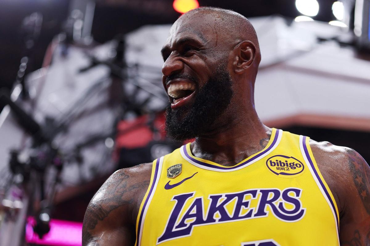 LeBron medita la retirada