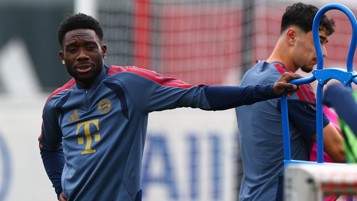 Davies, del Bayern, en un entrenamiento