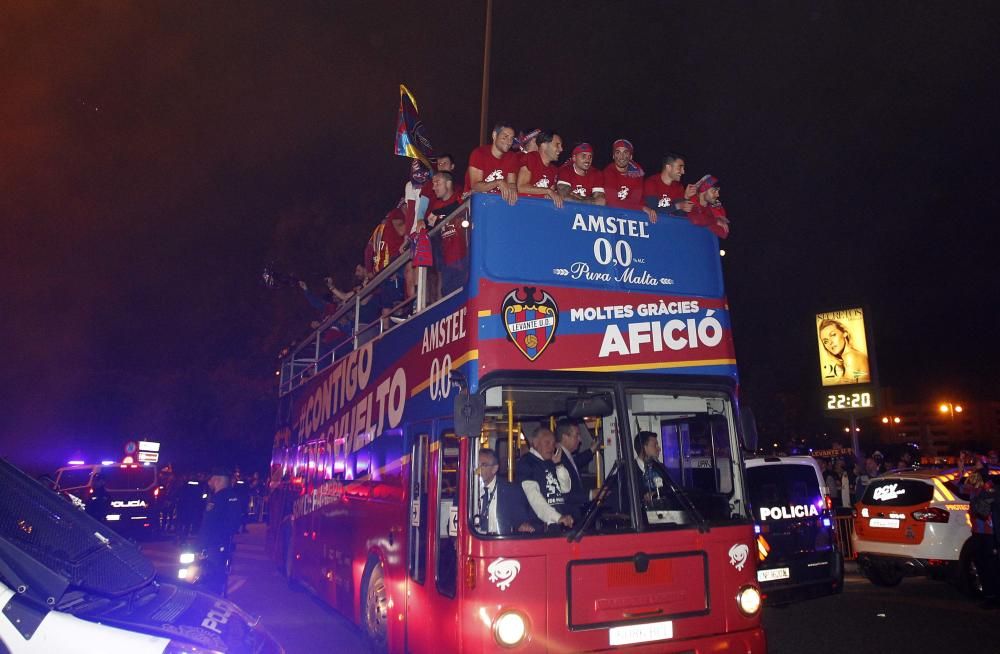 Así celebra el ascenso la afición del Levante UD