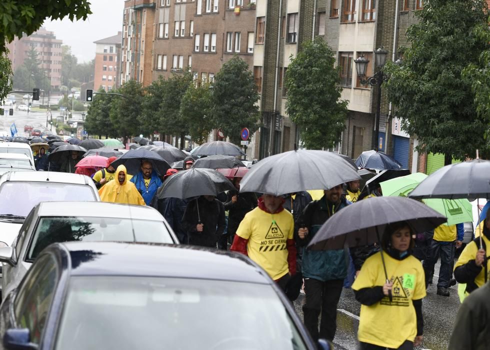 Marcha de trabajadores de Alcoa entre Avilés y Oviedo