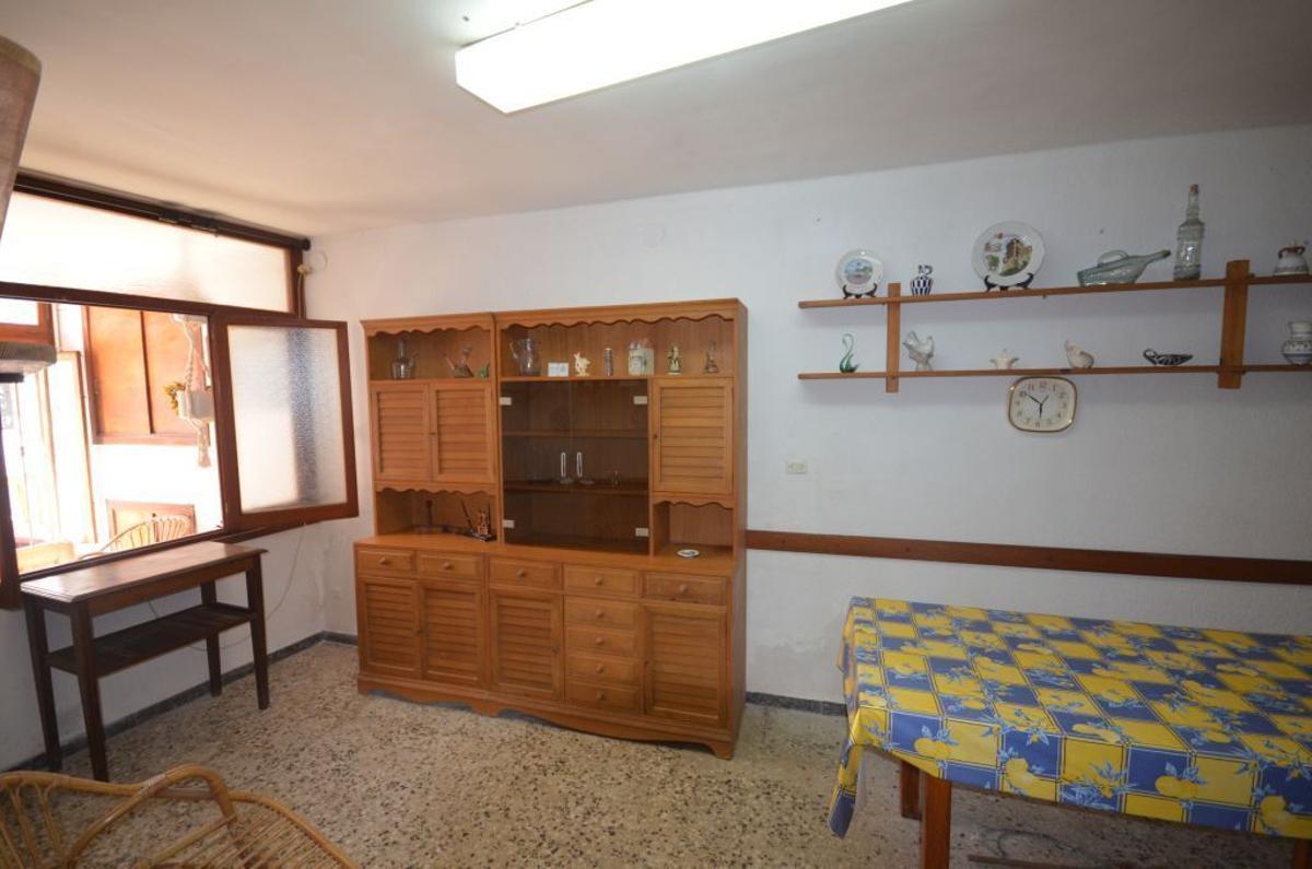 Las mejores fotos: Una casa de tres plantas y solárium sale a la venta en el casco histórico de Peñíscola