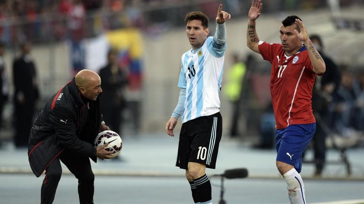 Messi, en un partido contra Chile