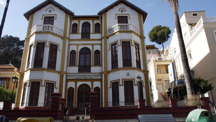 La actual Escuela de Turismo fue también sede del Colegio de los Maristas, entonces Villa Tetuán.