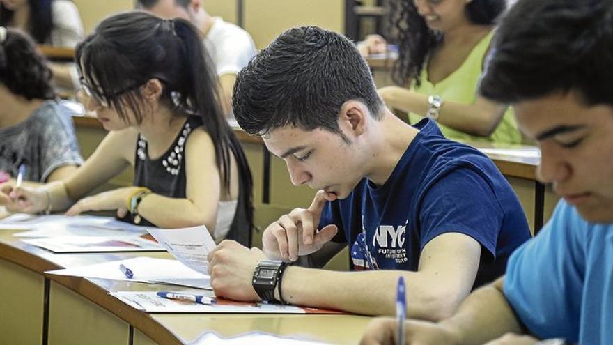 Uno de cada cinco estudiantes extremeños deja la carrera durante el primer curso