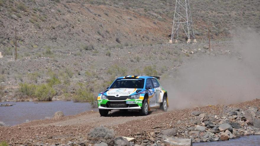 Juan Carlos Quintana y Yeray Mujica se imponen con autoridad en el Rally de Tierra de Gran Canaria y Slalom de Santa Lucía