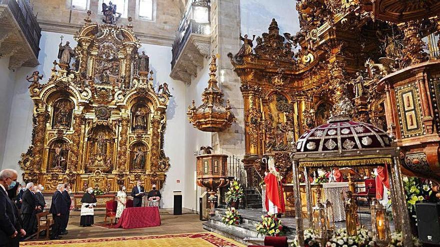 Ceremonia en la iglesia de San Martiño Pinario.