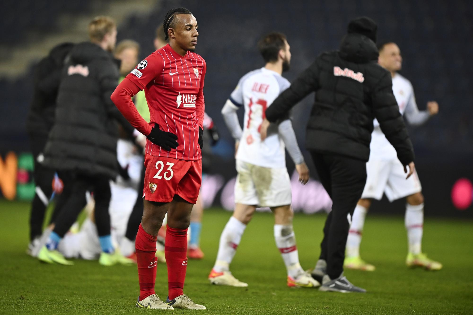 Koundé, tras consumarse la eliminación del Sevilla de la Champions.