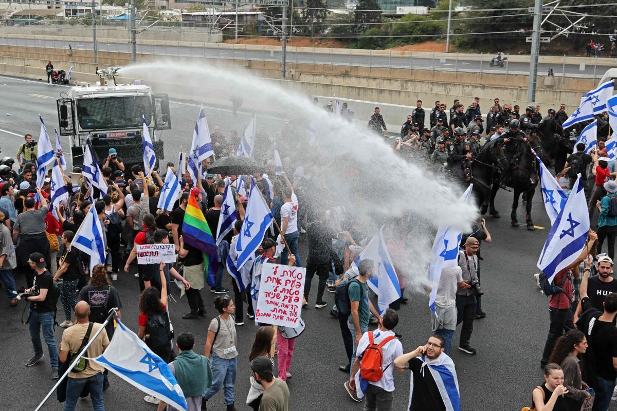 Manifestaciones en Tel Aviv contra las controvertidas reformas legales que promociona el gobierno de extrema derecha del país