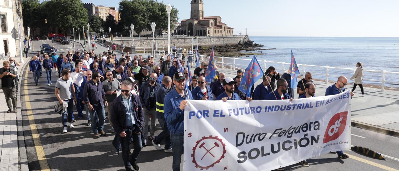 MANIFESTACIÓN DE TRABAJADORES DEL TALLERON DE DURO FELGUERA.