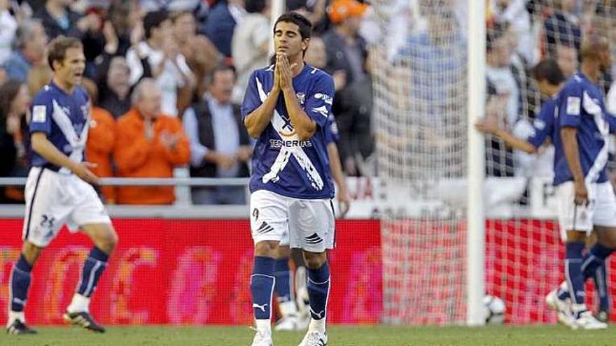 Ángel, en Mestalla, donde el Tenerife bajó a Segunda.