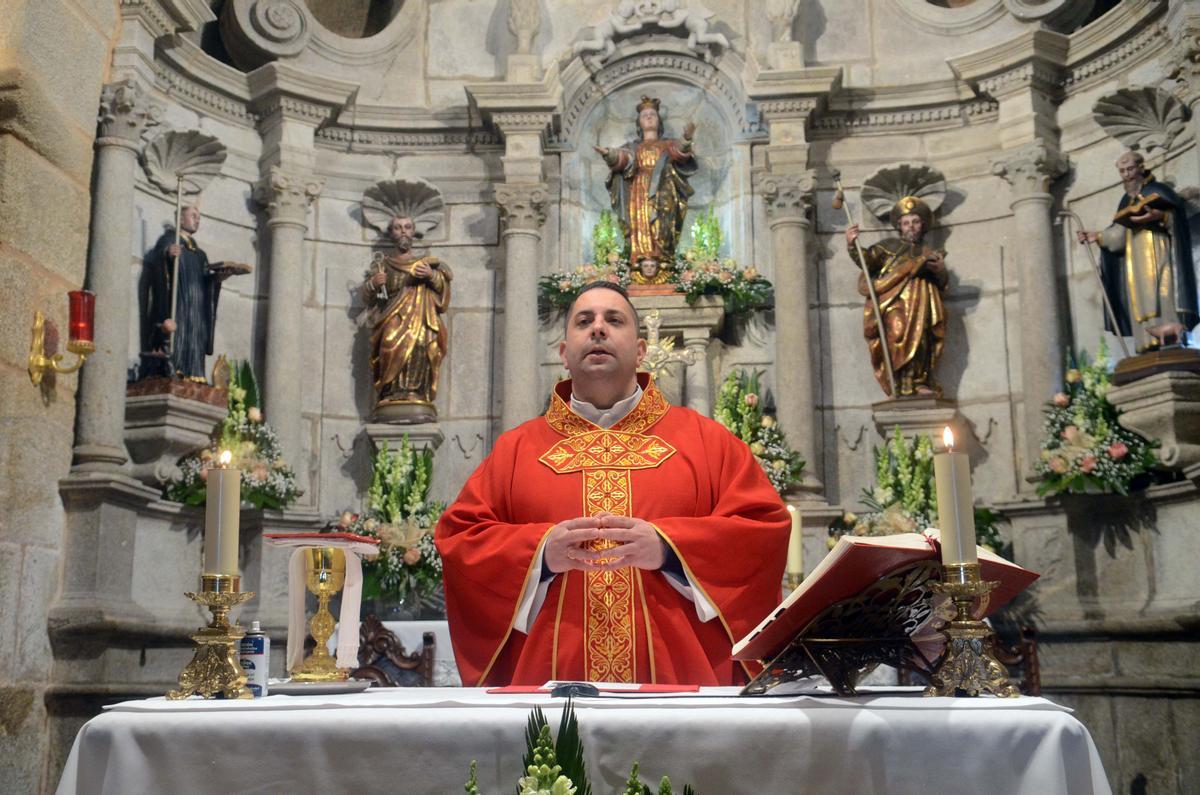 Juan Ventura Martínez Reboeiras, párroco en Simes y San Vicente de O Grove.