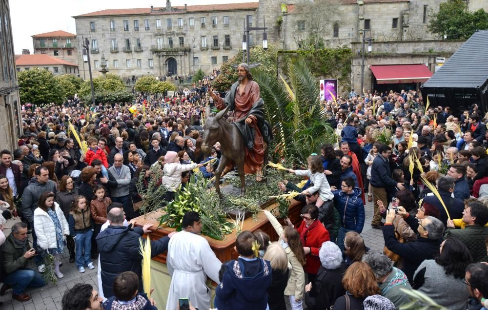 Semana Santa en Pontevedra 2016 | La Burrita recupera el recorrido entre la iglesias de San José y la escalinata de San Francisco