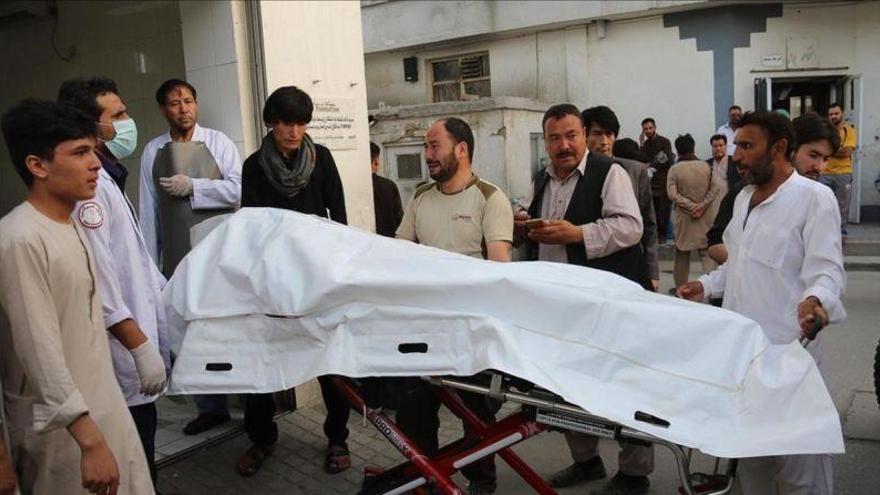 Al menos 48 personas han muerto en un ataque suicida en un centro educativo en Kabul