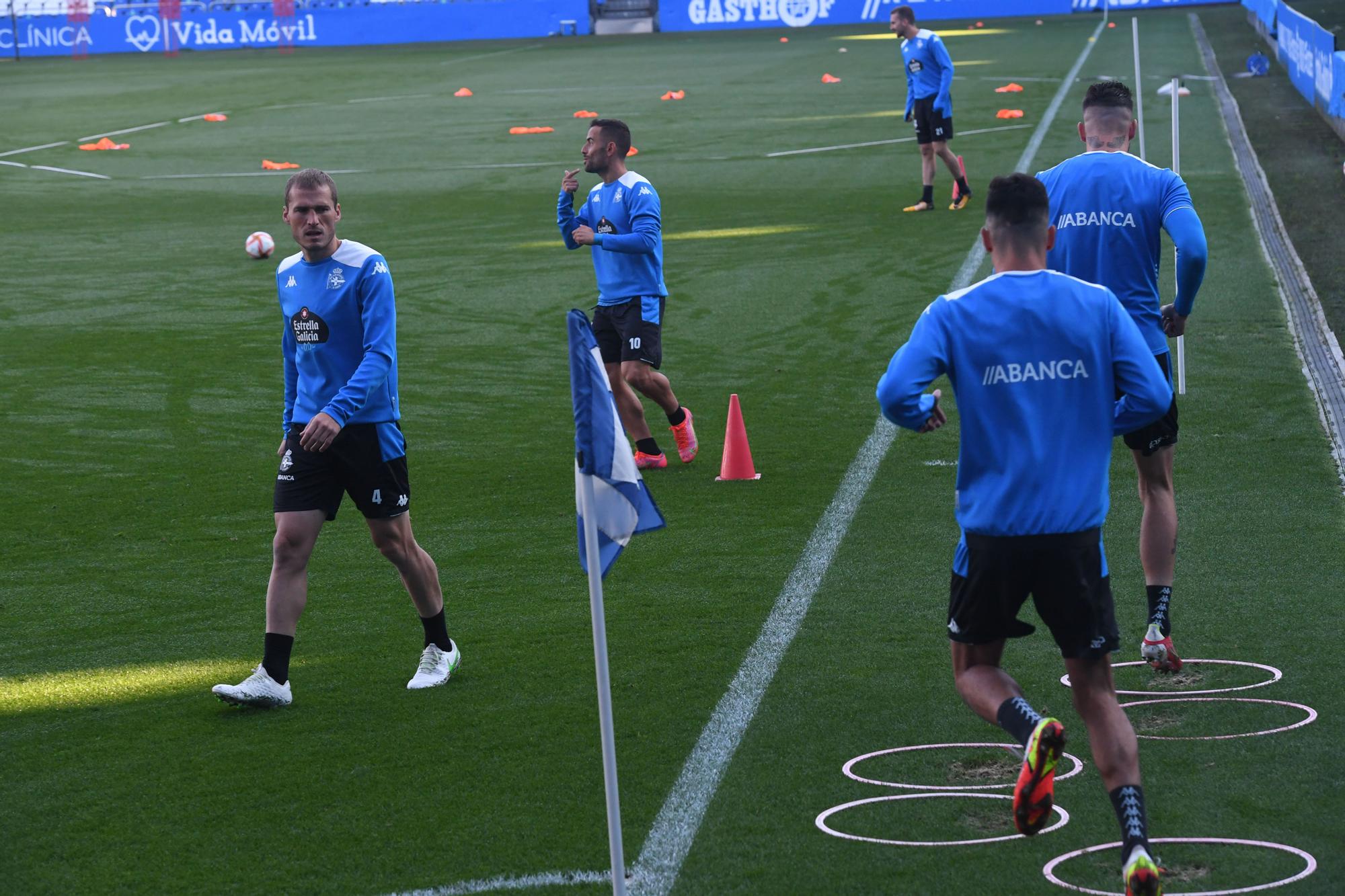 Entrenamiento del Dépor antes del partido fantasma ante el Extremadura