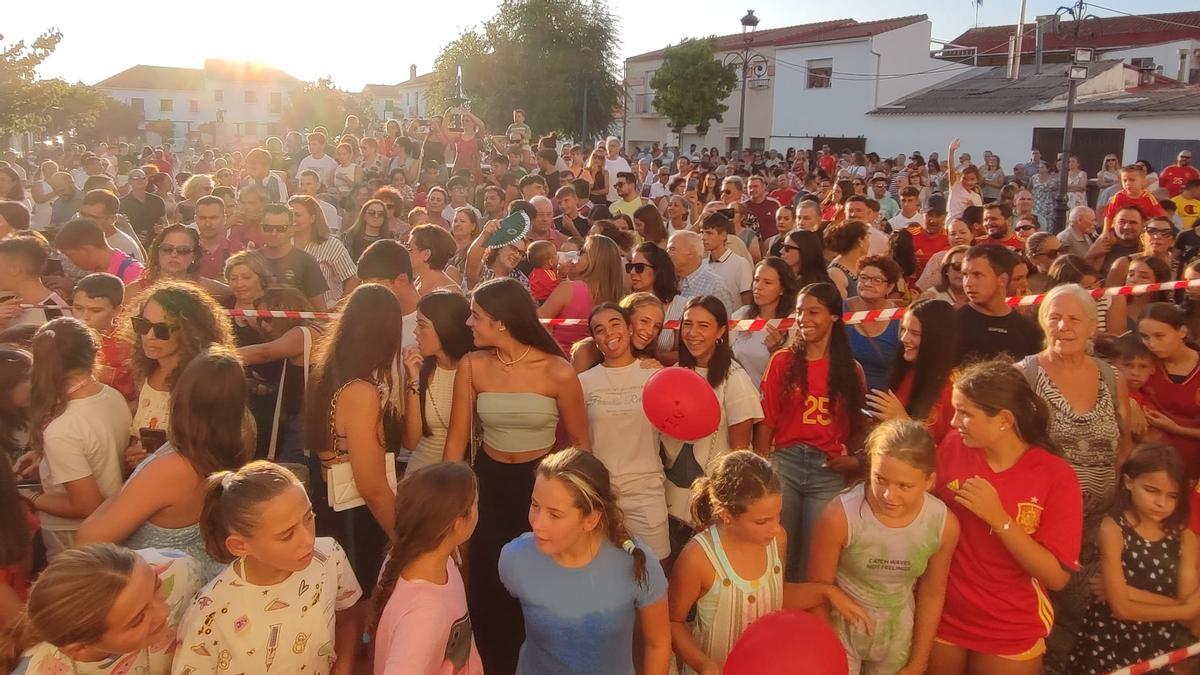 Fermín López, junto a su gente en El Campillo