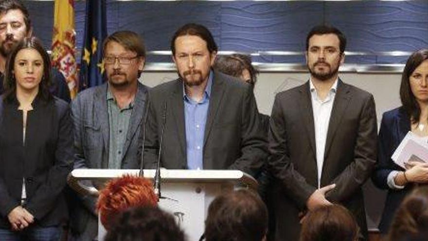 Pablo Iglesias mentre anuncia la intenció de Podem de presentar una moció de censura contra Rajoy