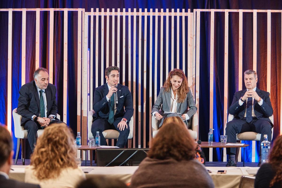 La directora de la Axencia Tributaria de Galicia, Sonia Lafont, inauguró las jornadas