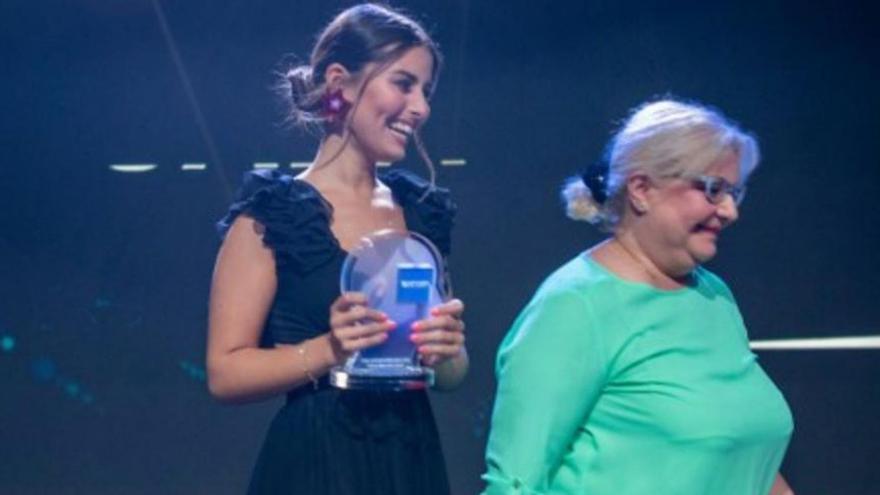 Noelia Rey, de la TVG, recibe el galardón “Nuevo talento en pantalla” en los premios europeos Circom