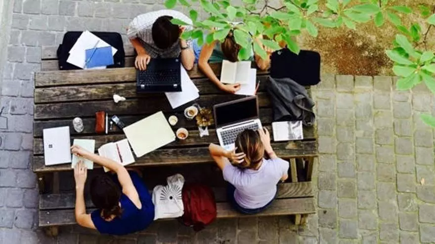 La Embajada de Francia convoca 50 becas para los estudiantes españoles