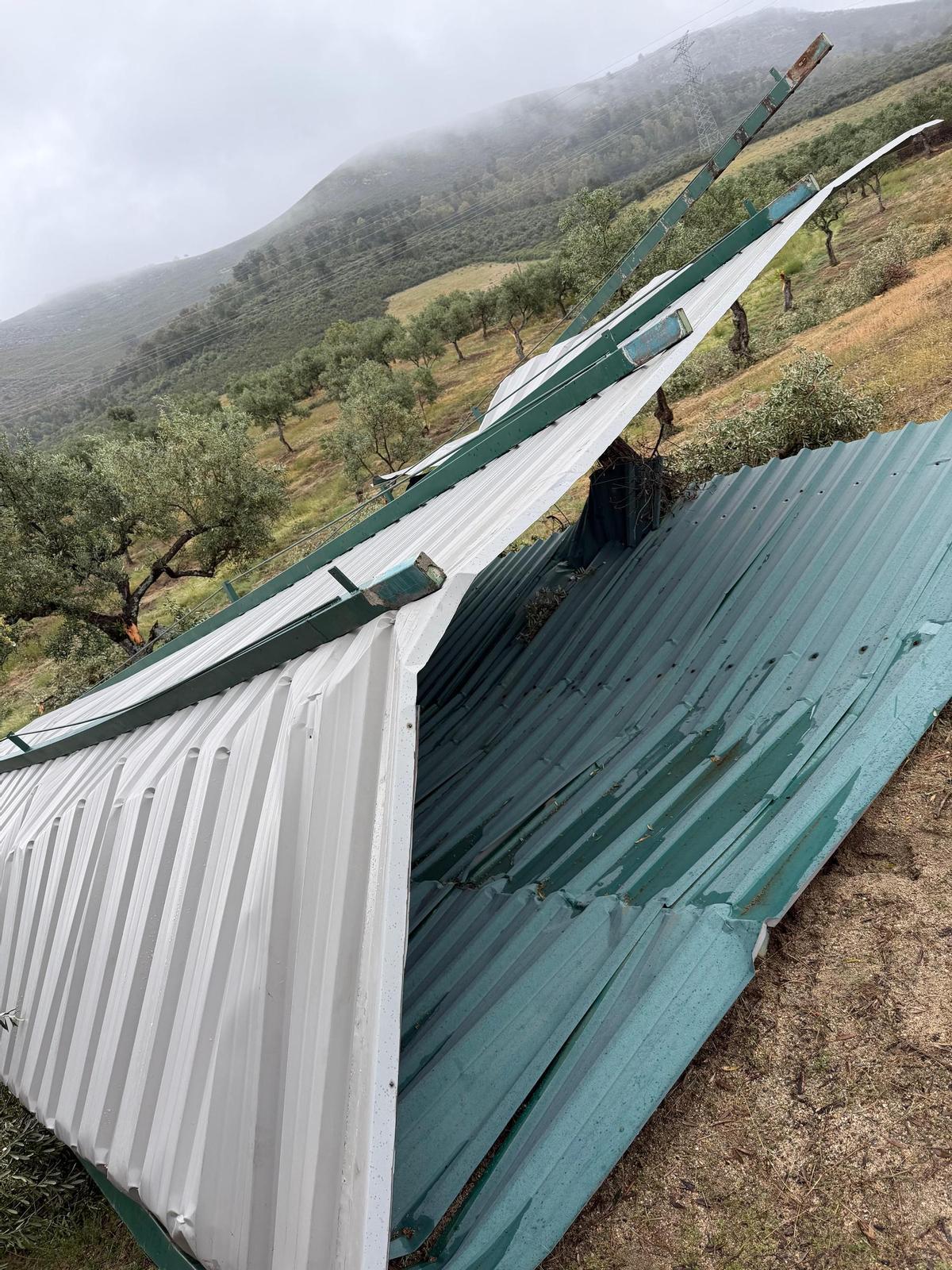 Daños del tornado.
