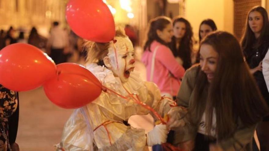 Cuatro detenidos y más multas por botellón y drogas en Halloween en València