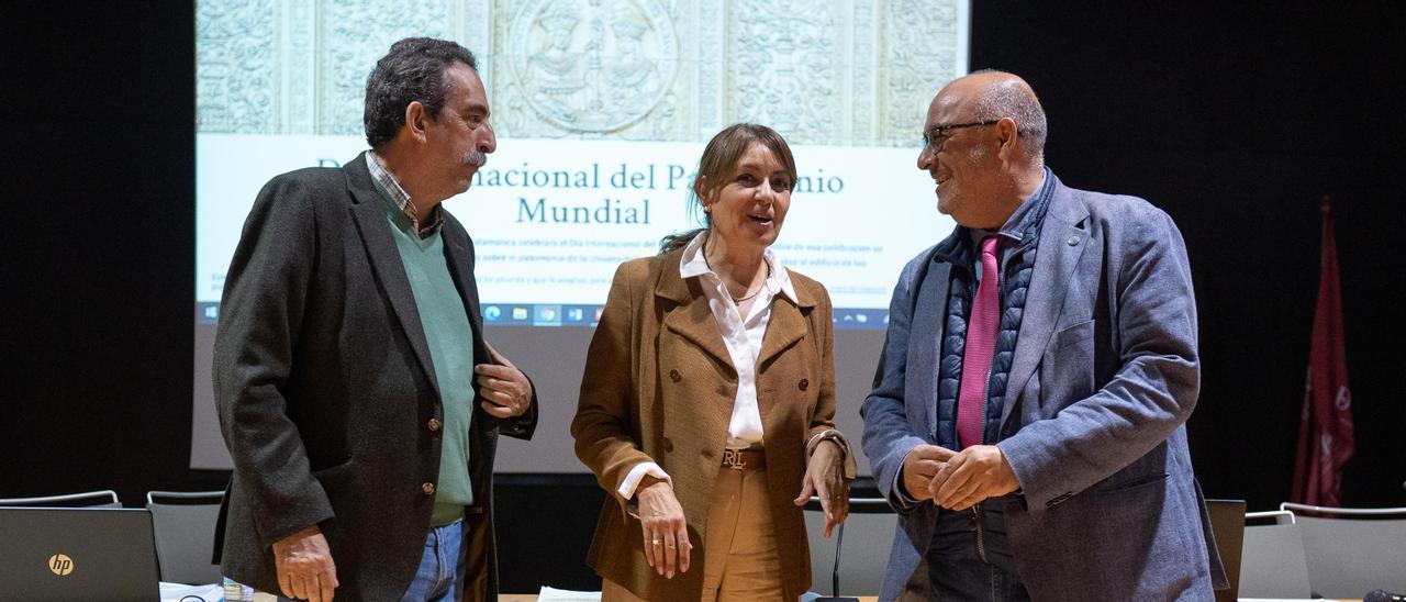 Los ponentes Bienvenido Martín Fraile y María Ascensión Rodríguez (izquierda) en el salón de actos del Campus Viriato