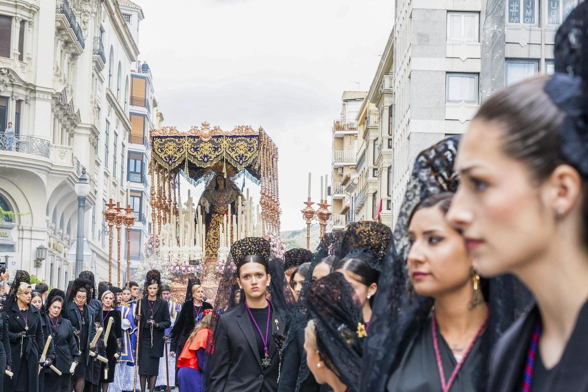 El turismo cofrade llena las calles andaluzas