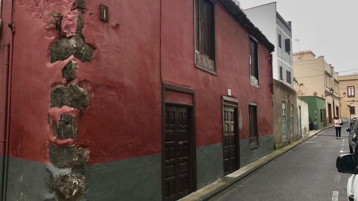 La casa de la calle Rosales número 13, que albergó durante más de 40 años el Pub Añepa, un referente para la cultura y el ocio en La Orotava.