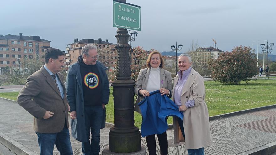 La calle 8 de Marzo está ya en Llanera: Lugo inaugura la vía que homenajea a las mujeres