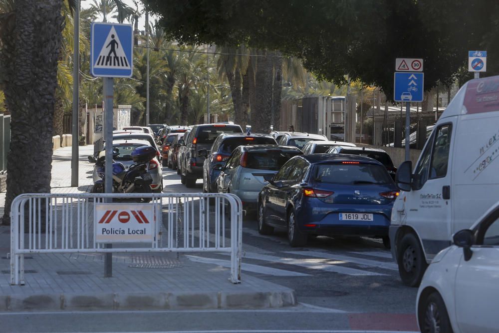 Atascos en el entorno de las obras de Renfe en Elc