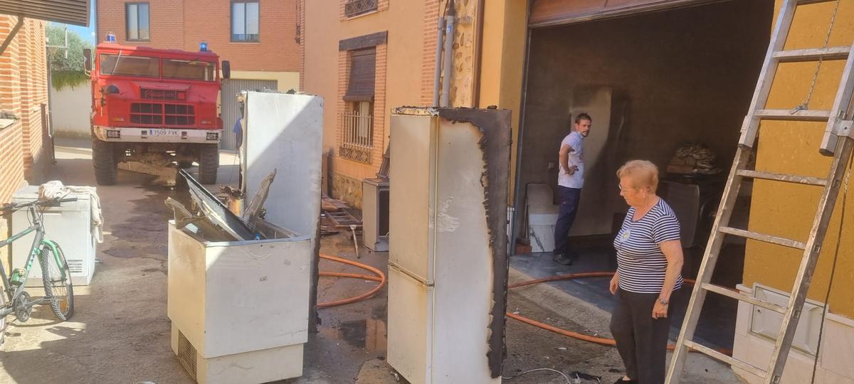 Incendio en un almacén de electrodomésticos de Villalpando