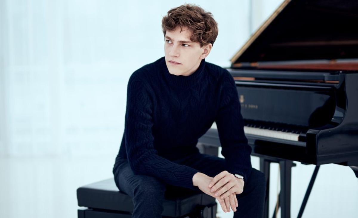 Jan Lisiecki, en una fotografía promocional. | CHRISTOPH_KÖSTLIN