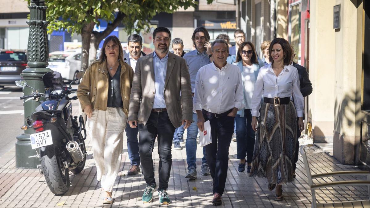 Quero, junto a Ladrero, Ranera y Royo, cerca de la sede del PSOE.