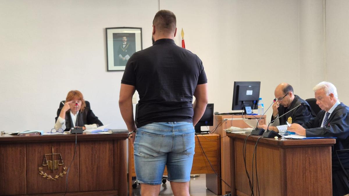 El acusado, durante el juicio.