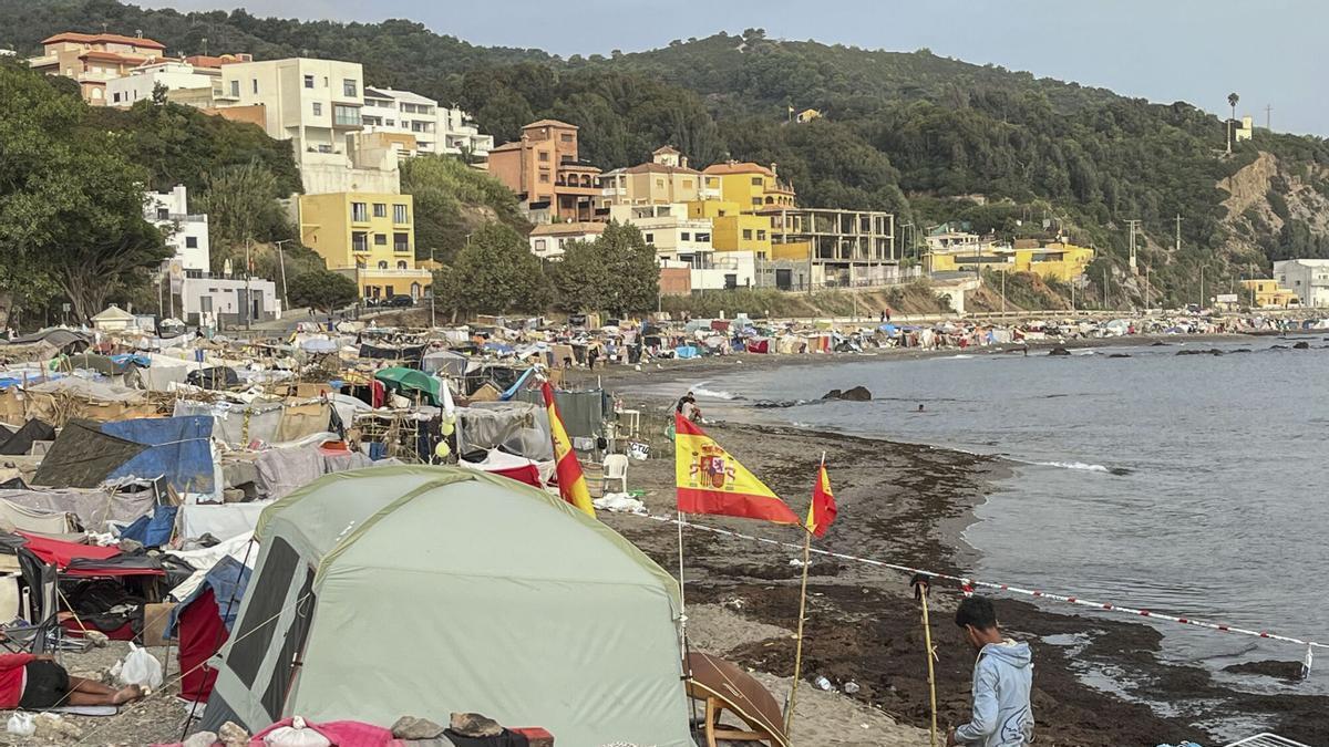 Devueltos a Marruecos 21 migrantes por apedrear a una patrulla de militares en Ceuta