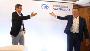 Carlos Mazón y Alberto Núñez Feijóo, ayer en la reunión de la dirección del PPCV.