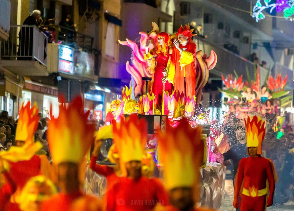 Desfile de carrozas de las fiestas de Benidorm